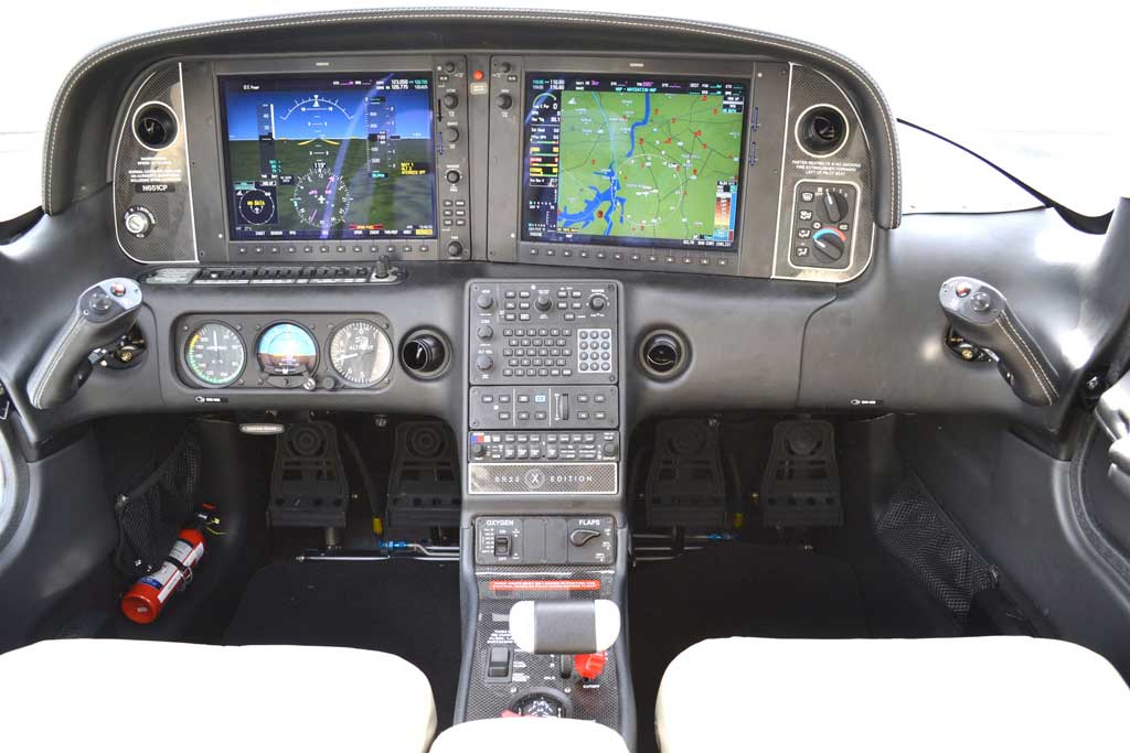 Cirrus SR22 - Photo #3