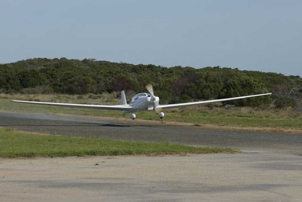 Whisper Motorglider - Photo #2